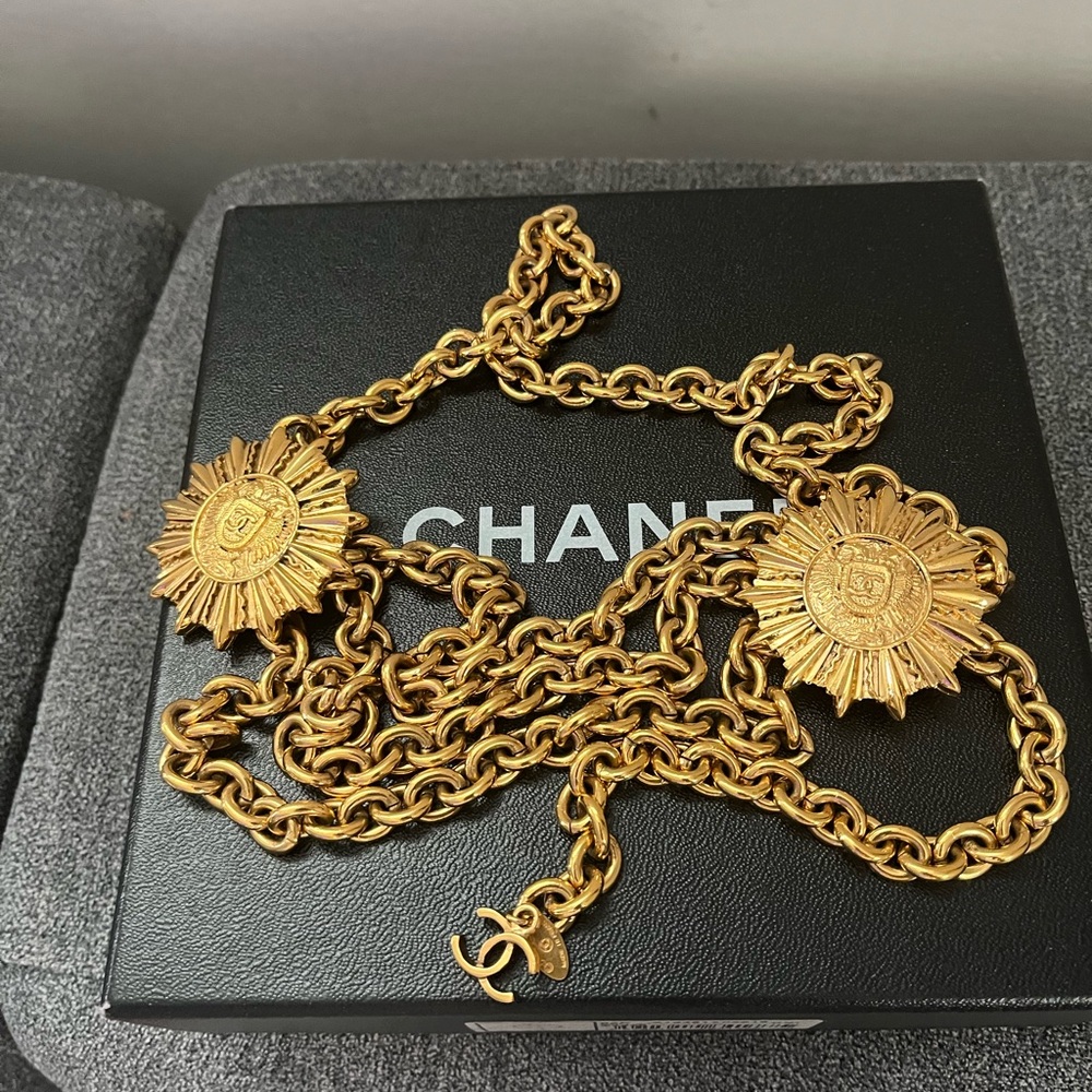 CHANEL medallion belt